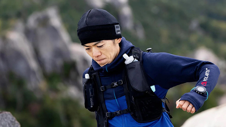 寒い冬のランを快適に。MOUNTAIN MARTIAL ARTS＜マウンテンマーシャルアーツ＞から「MMA POLARTEC Power Grid  Beanie」が発売中。