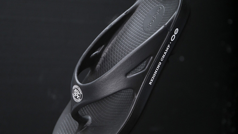 21日まで　レイニングチャンプ　ウーフォス27.0 Reigning Champ | レイニングチャンプ】OOFOS OOriginal