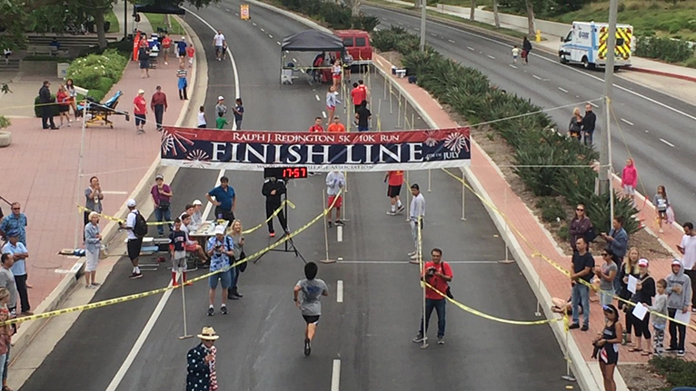 祝日の朝は５kmファンランでスタート。米国の新たな伝統