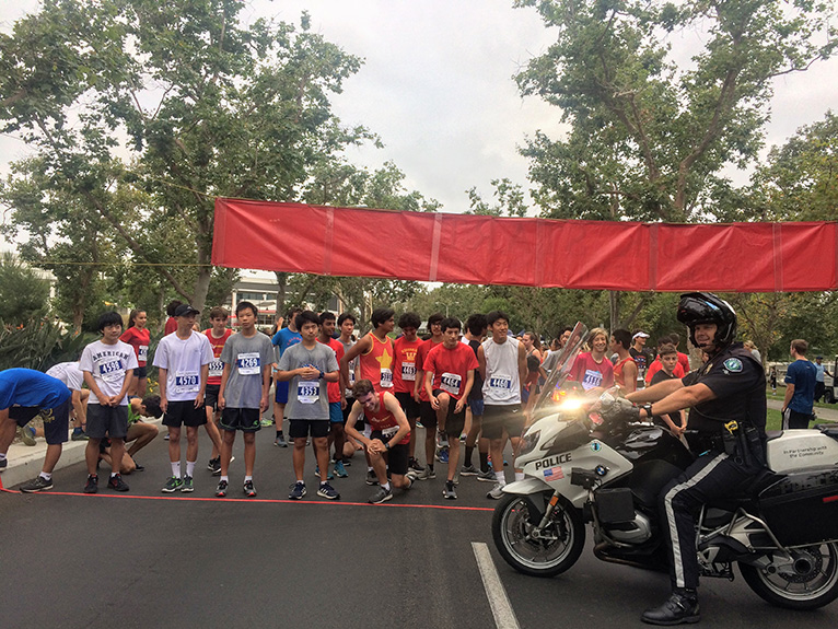 祝日の朝は５kmファンランでスタート。米国の新たな伝統