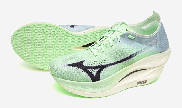 Mizuno＜ミズノ＞のスピードランナー向けランニングシューズ「WAVE REBELLION PRO 3」と「WAVE REBELLION PRO LOW」が11月29日より発売。反発性とクッション性がさらにアップ