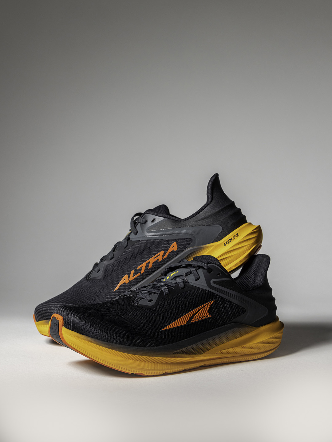 ALTRA＜アルトラ＞からフィット感を追求した最新モデル「TORIN 8」と、ロード初の防水モデル「TORIN 8 GTX」が登場