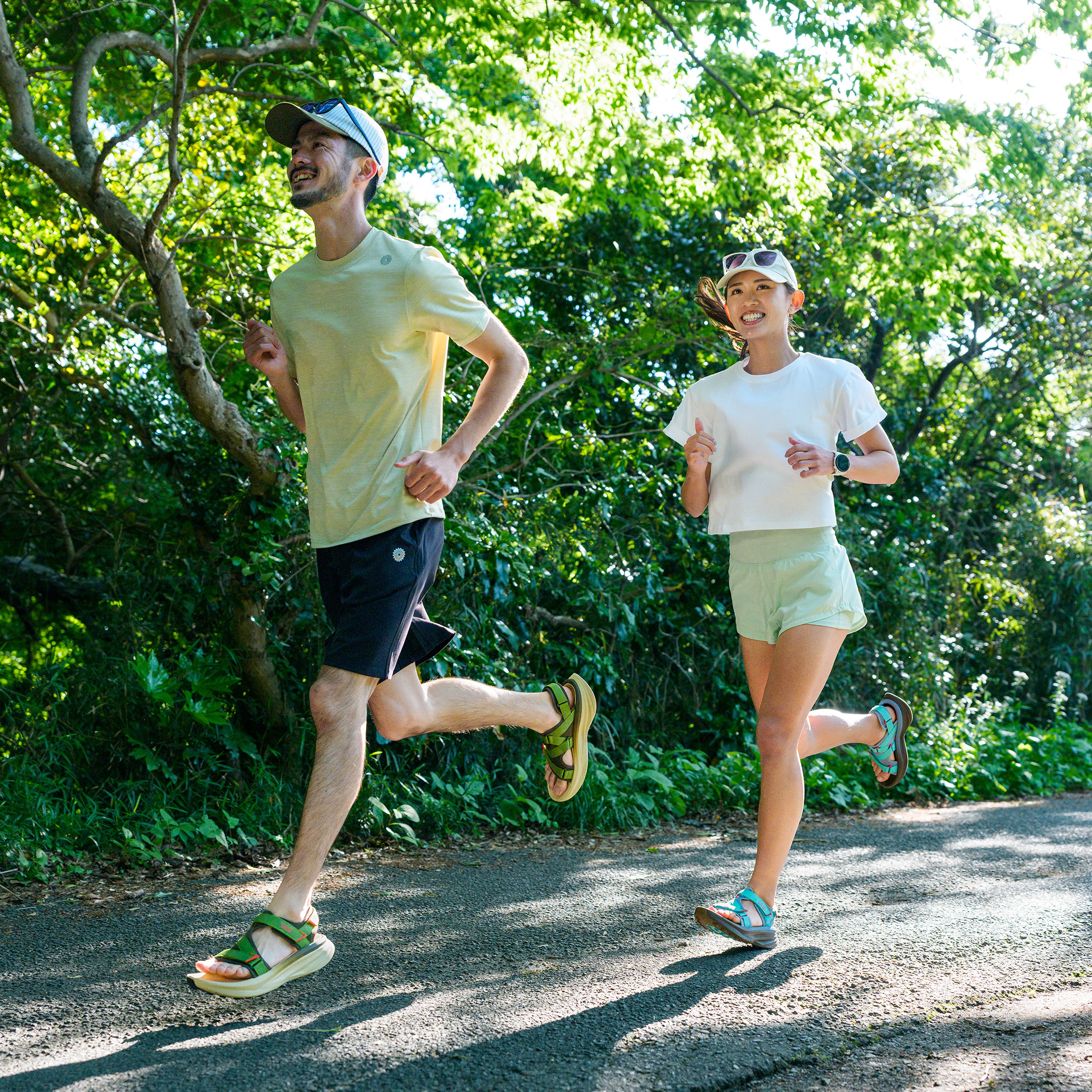 サンダルでRoad to TrailをFUN RUN！ Teva＜テバ＞の「Aventrail R2T」がこの夏のナチュラルランニングの主役になる