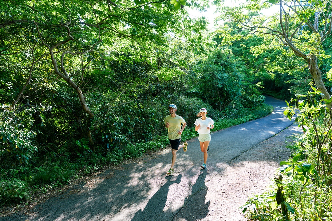 サンダルでRoad to TrailをFUN RUN！ Teva＜テバ＞の「Aventrail R2T」がこの夏のナチュラルランニングの主役になる