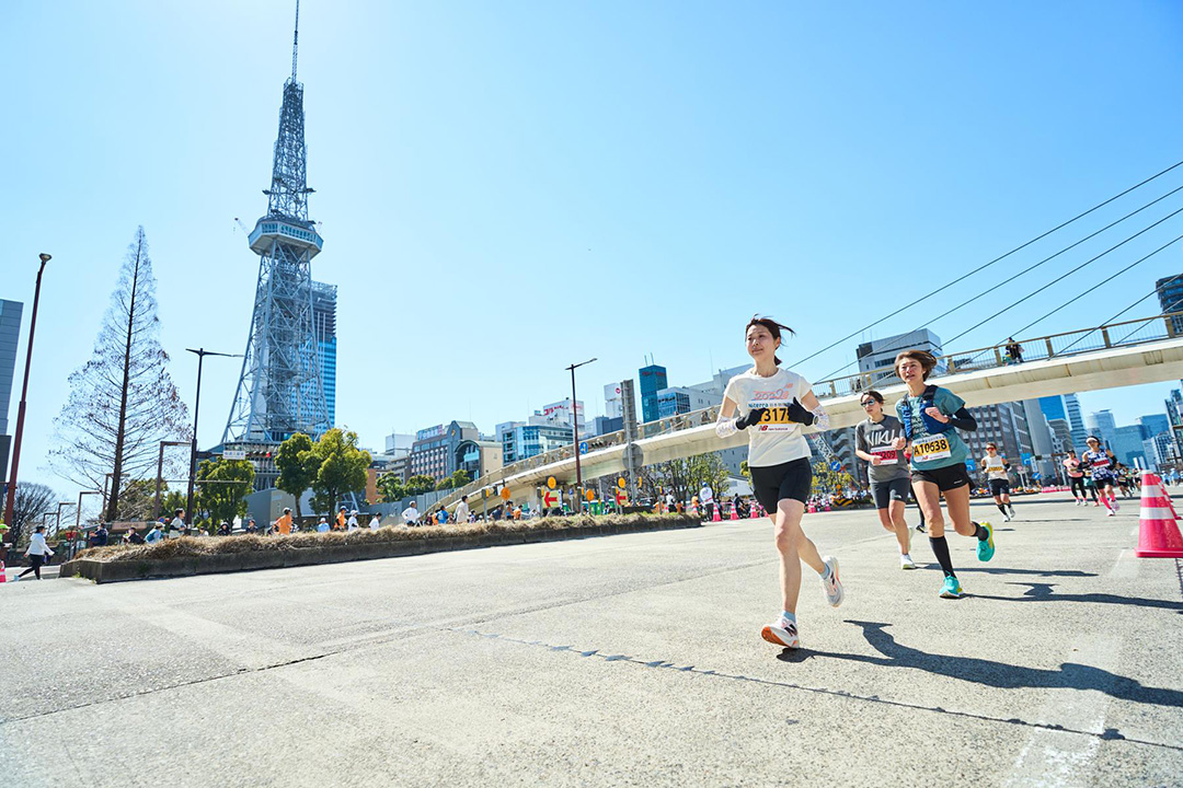 「名古屋ウィメンズマラソン2026」の先行エントリーが7月2日からスタート。完走者には「バカラ」のタンブラーを贈呈