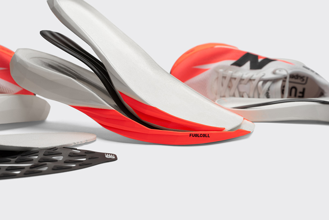 レースのために生まれた一足。New Balance＜ニューバランス＞のトップモデル 「FuelCell SuperComp Elite v5」が8月7日より発売