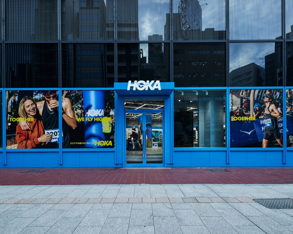 東京・丸の内と高輪にHOKA＜ホカ＞の新店舗がオープン。ランニングからライフスタイルまで展開