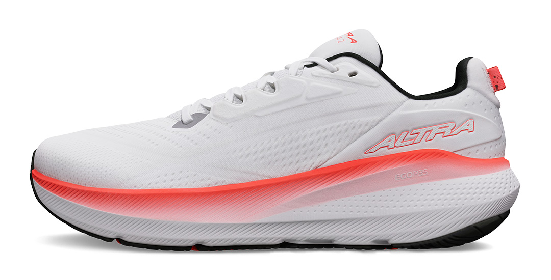 最大級のクッションと快適さが進化。ALTRA<アルトラ>から新ミッドソール搭載の「FWD VIA 2」が登場。10月18日発売