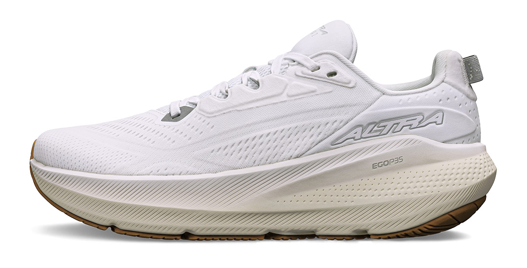 最大級のクッションと快適さが進化。ALTRA<アルトラ>から新ミッドソール搭載の「FWD VIA 2」が登場。10月18日発売