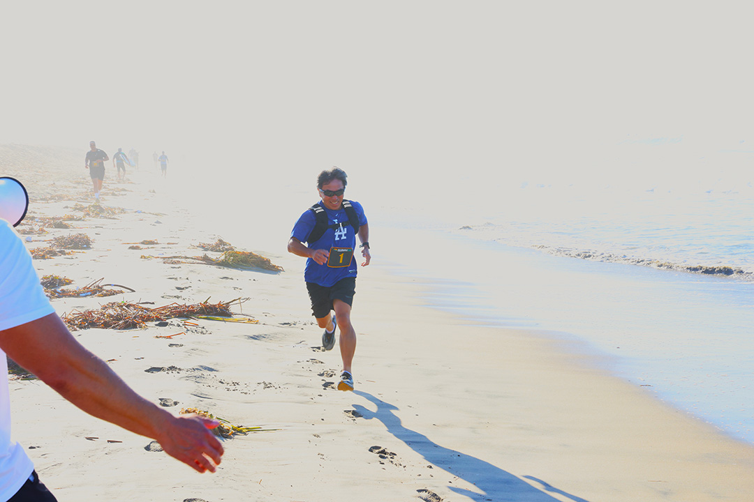 ビーチランのすすめ。砂浜を走る心地よさと効果