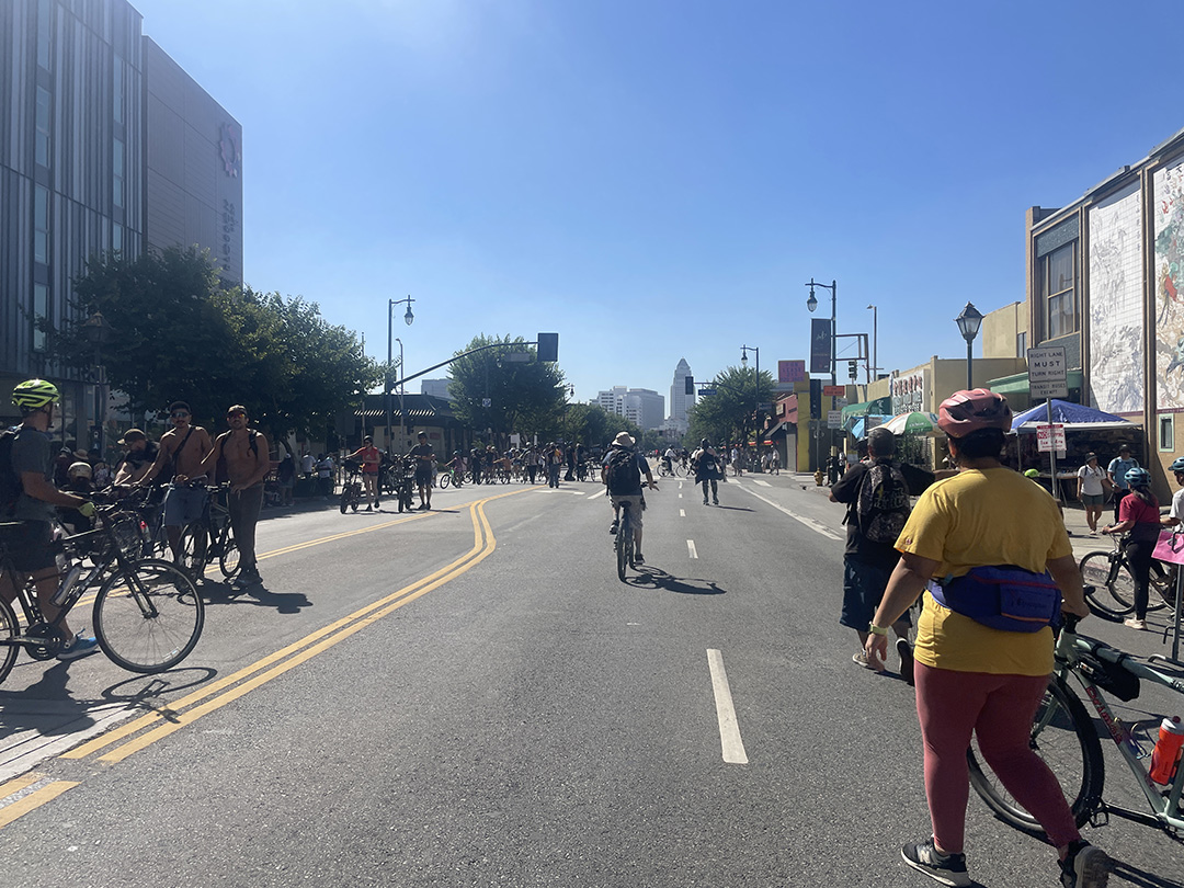 ロサンゼルスのど真ん中を走る—「CycLAVia」体験記