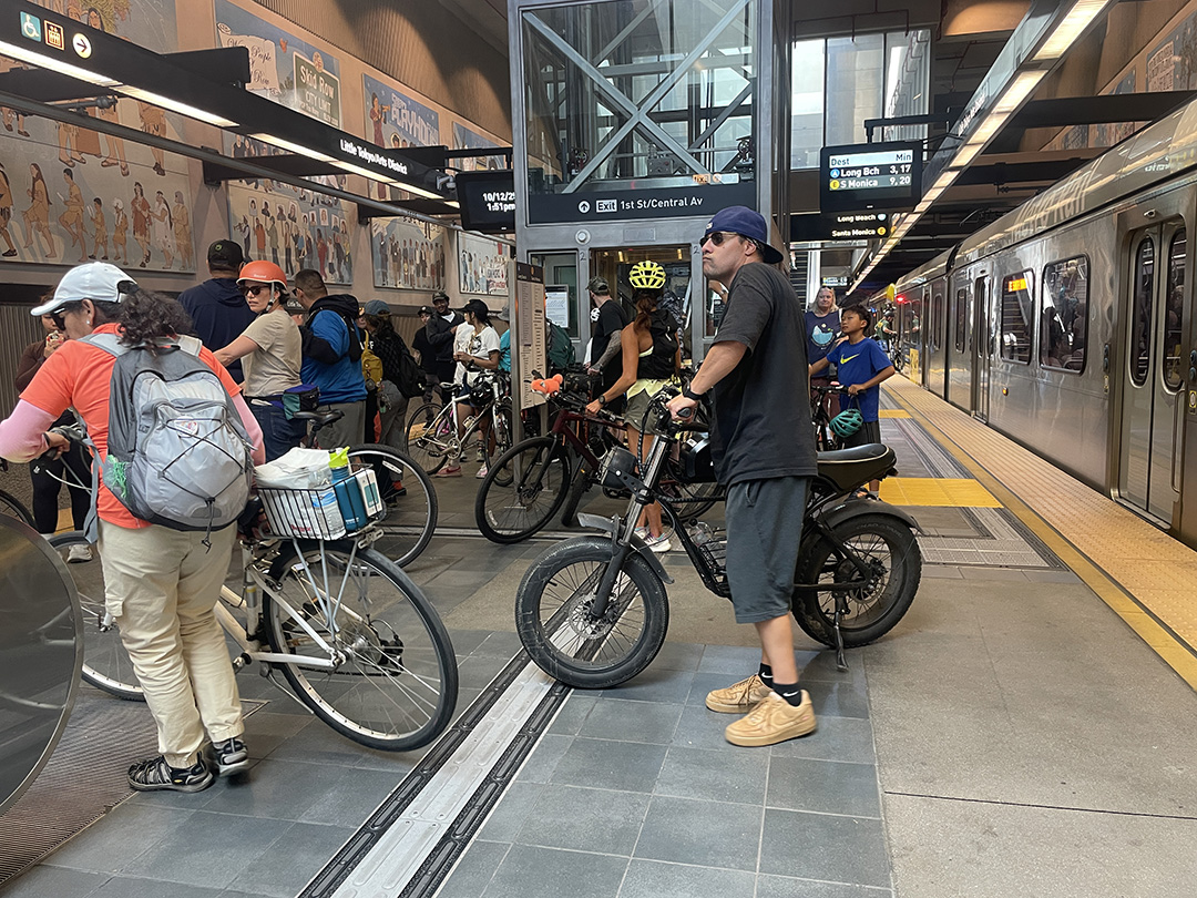 ロサンゼルスのど真ん中を走る—「CycLAVia」体験記