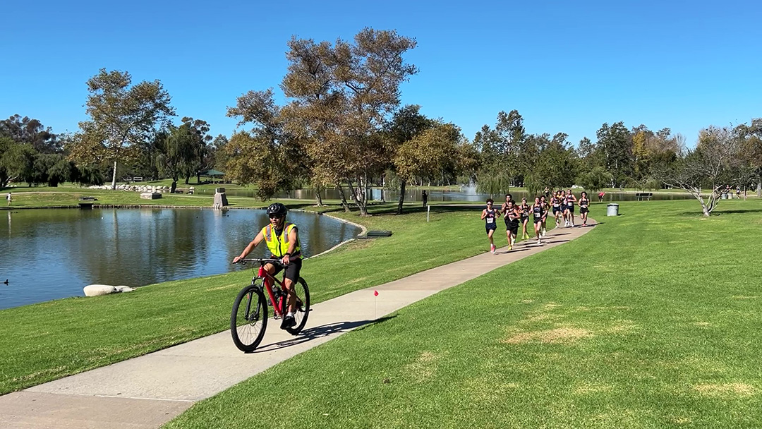 短距離を速く走るトレーニングは長距離ランナーにも有効