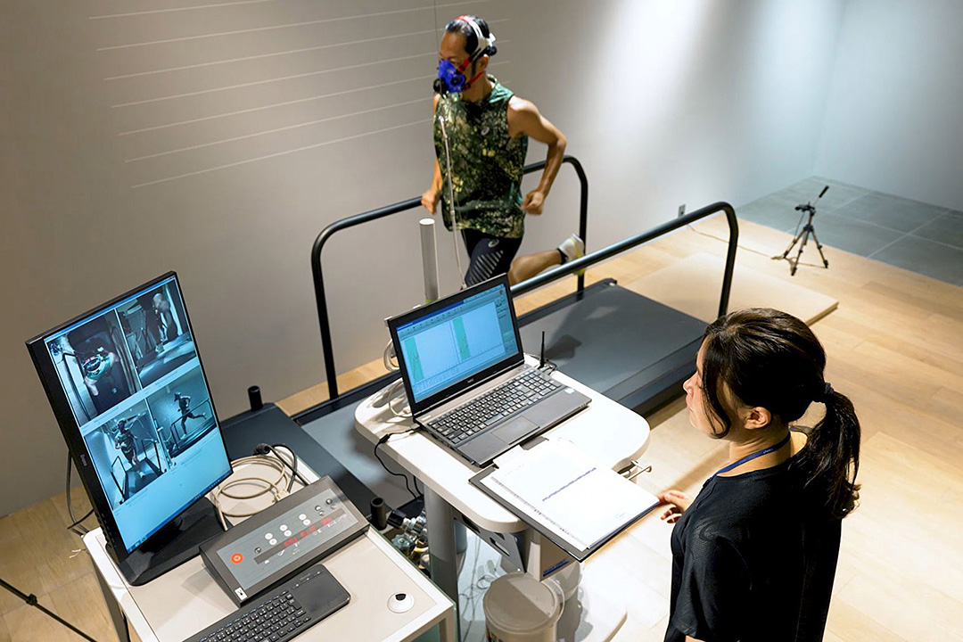 約20mのトラックで試履きできる。ASICS＜アシックス＞が西日本最大の面積を誇る直営店「ASICS GRAND FRONT OSAKA」を12月27日リニューアルオープン