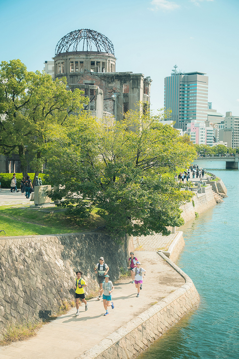 広島・都市隣接登山道を走るトレイルランニングレース「HIROSHIMA TRAIL 2026」が4月に初開催。エントリー受付は12月10日から