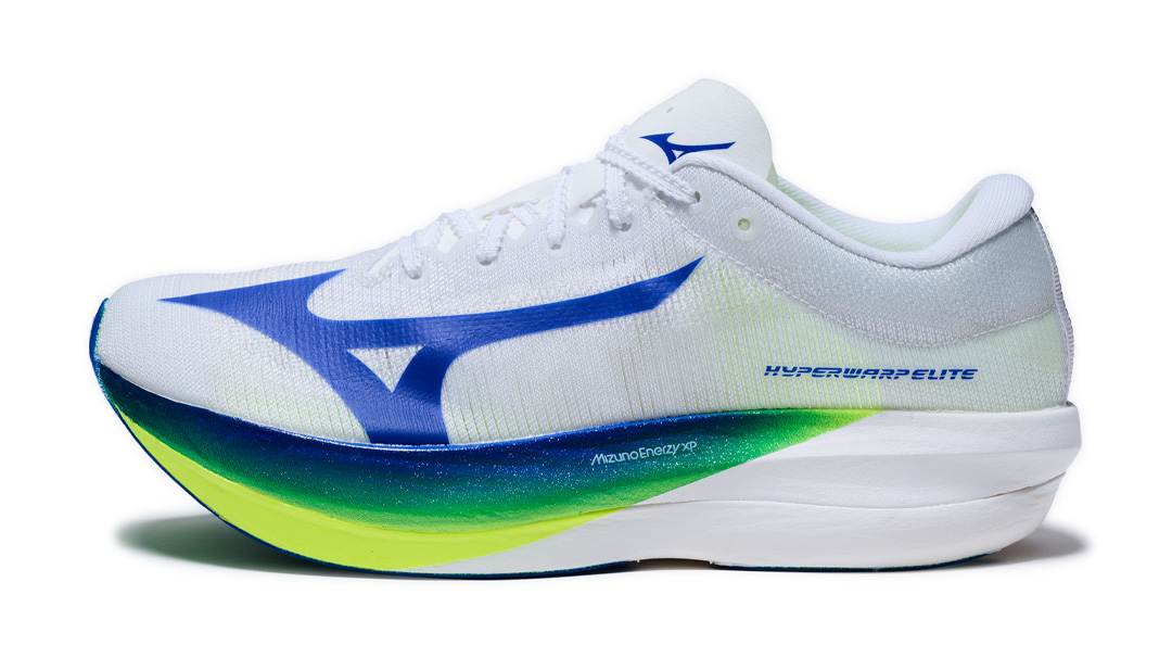 勝負レースにおいて、自分の限界を超越するために誕生。それが軽量性と反発性、安定性の3拍子が揃った、MIZUNO HYPERWARPだ！