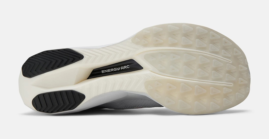 New Balance＜ニューバランス＞とDistrict Vision＜ディストリクトビジョン＞のコラボモデル「FuelCell SuperComp Elite v5」発売中