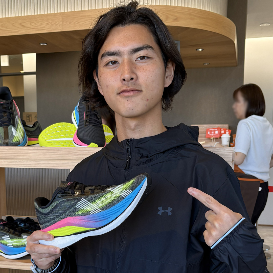 UNDER ARMOUR<アンダーアーマー>の新作をアメリカのアスリートスチューデントが試してみた!