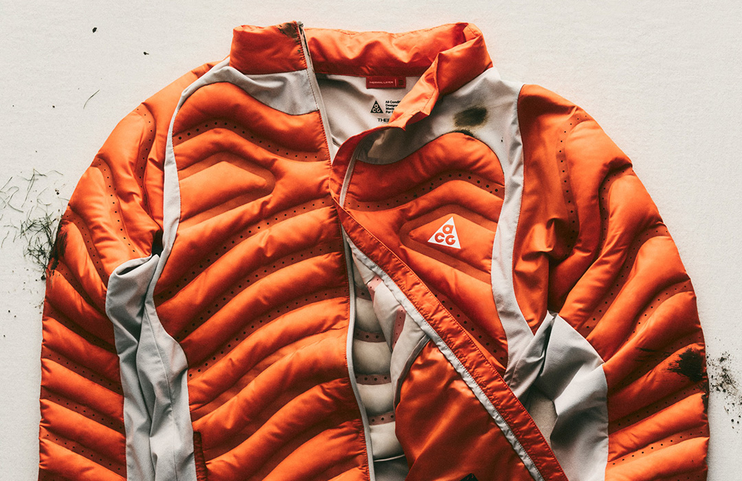 通気性と保温性を兼ね備えるトレイルランニング用フィールドジャケット「ナイキ ACG ラバ ロフト ダウンジャケット」が1月29日より発売