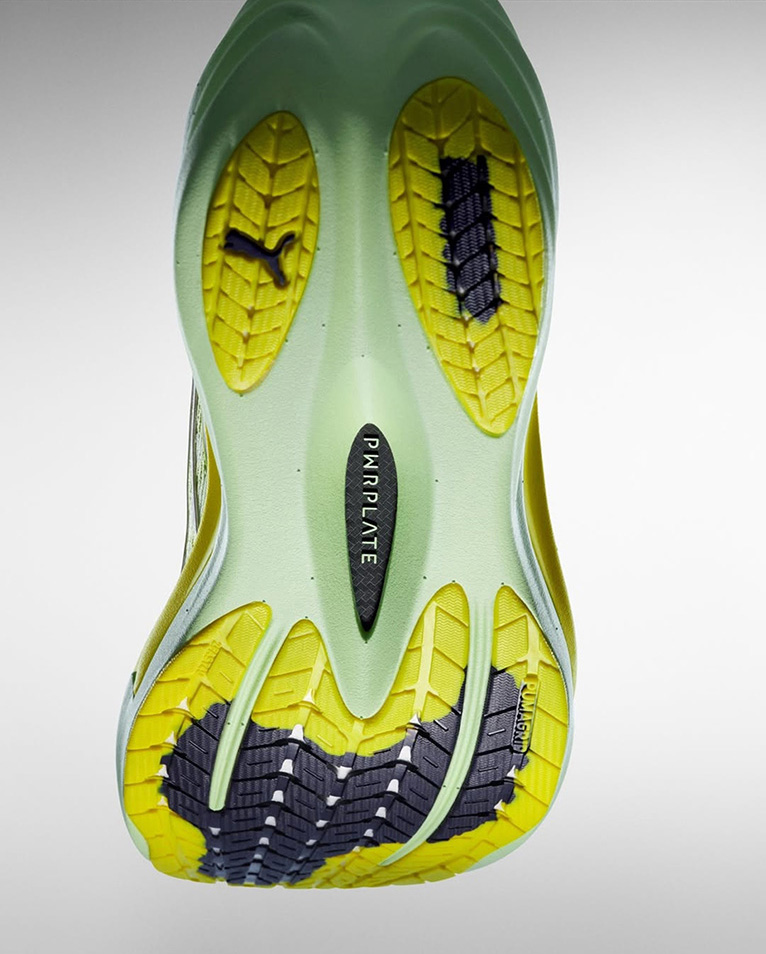 PUMA＜プーマ＞から「DEVIATE NITRO」シリーズの新作ランニングシューズ「DEVIATE NITRO 4」が登場。1月23日より発売開始