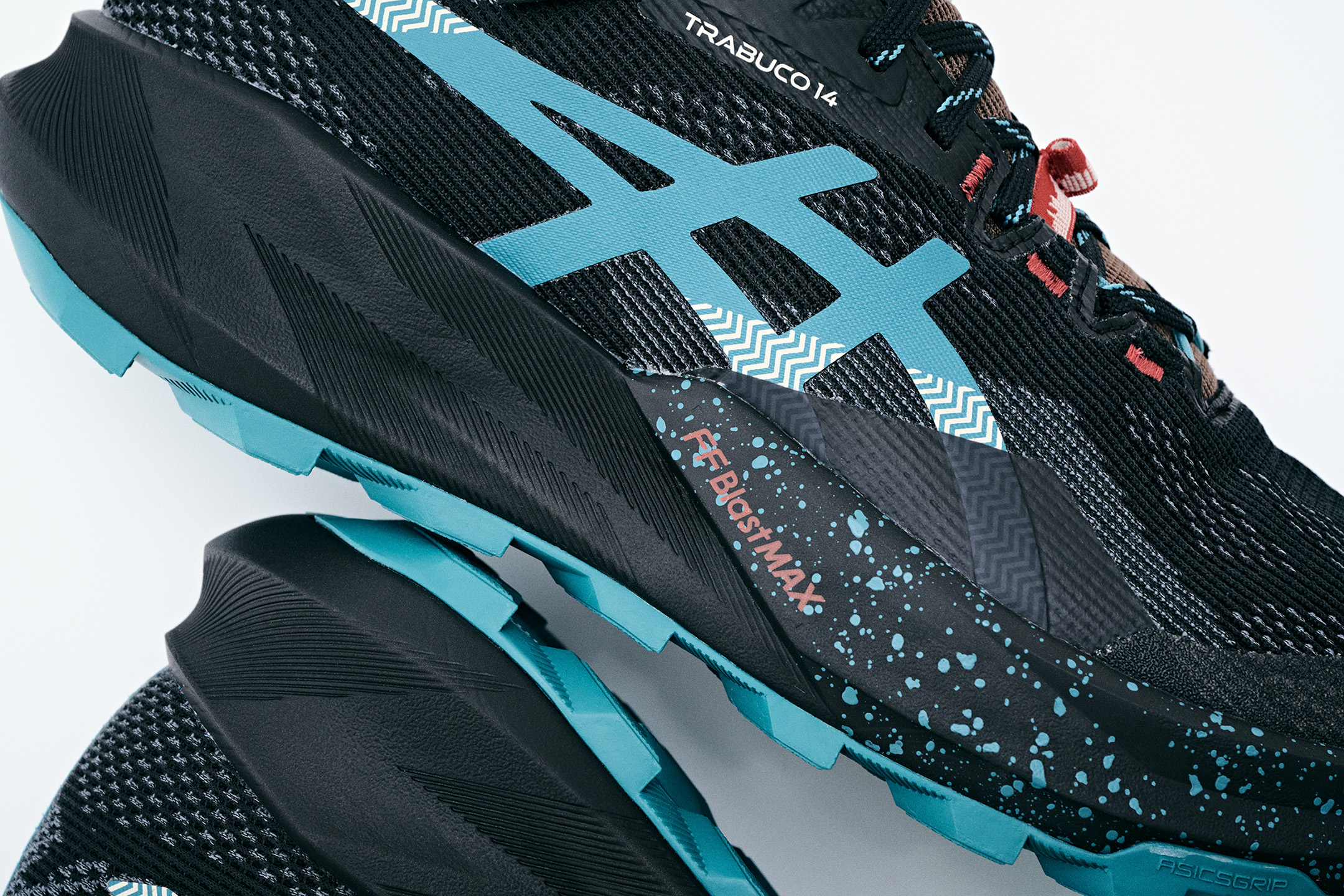 心地好いフィット感と確かな防水性。採用モデルも増加中！GORE-TEX® INVISIBLE FIT FOOTWEAR