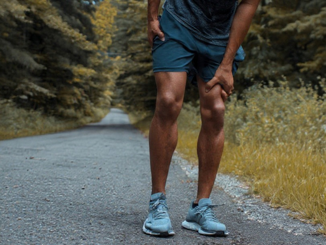 ランニング中の肉離れはなぜ起きる？ 原因、リハビリ、予防対策