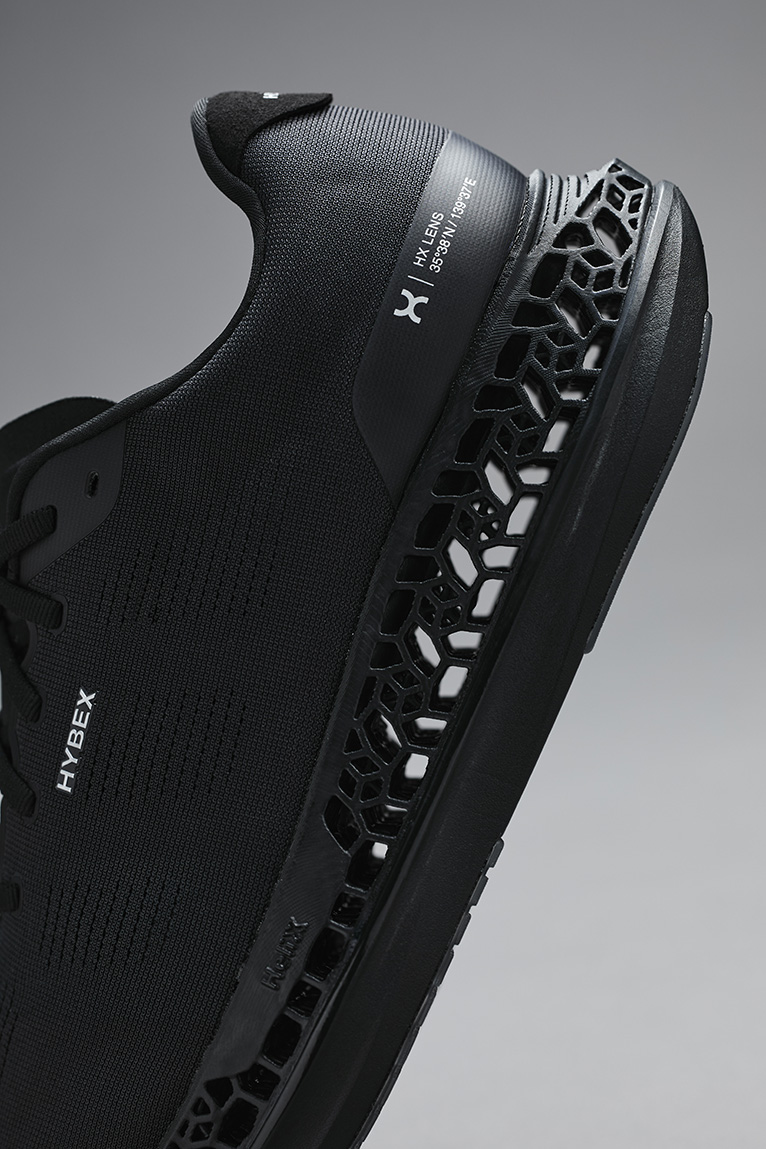 日本発のHYBEX<ハイベックス>第1弾モデル「HX LENS」が2月20日より発売開始。代々木公園BE STAGEにてローンチ展示会も開催