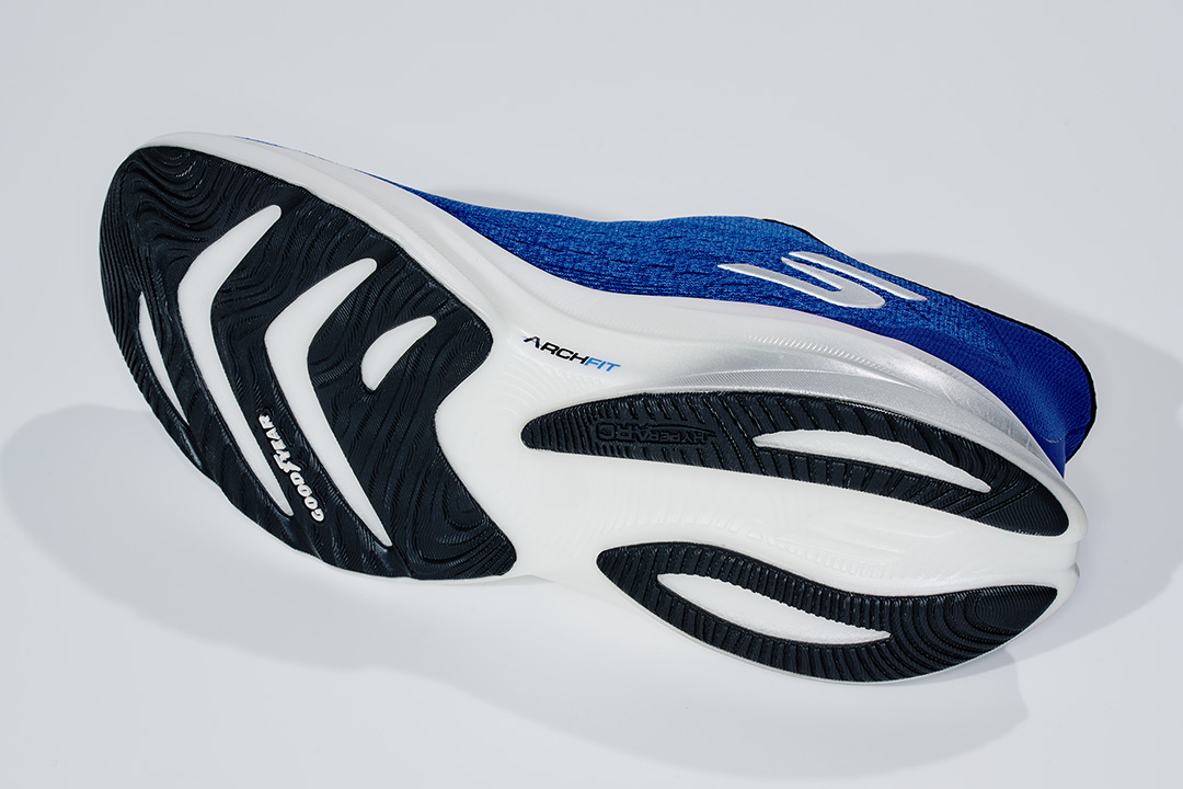 ハンズフリーで履けて快適にフィット。SKECHERS<スケッチャーズ>からスリップインズランニングシューズが登場！