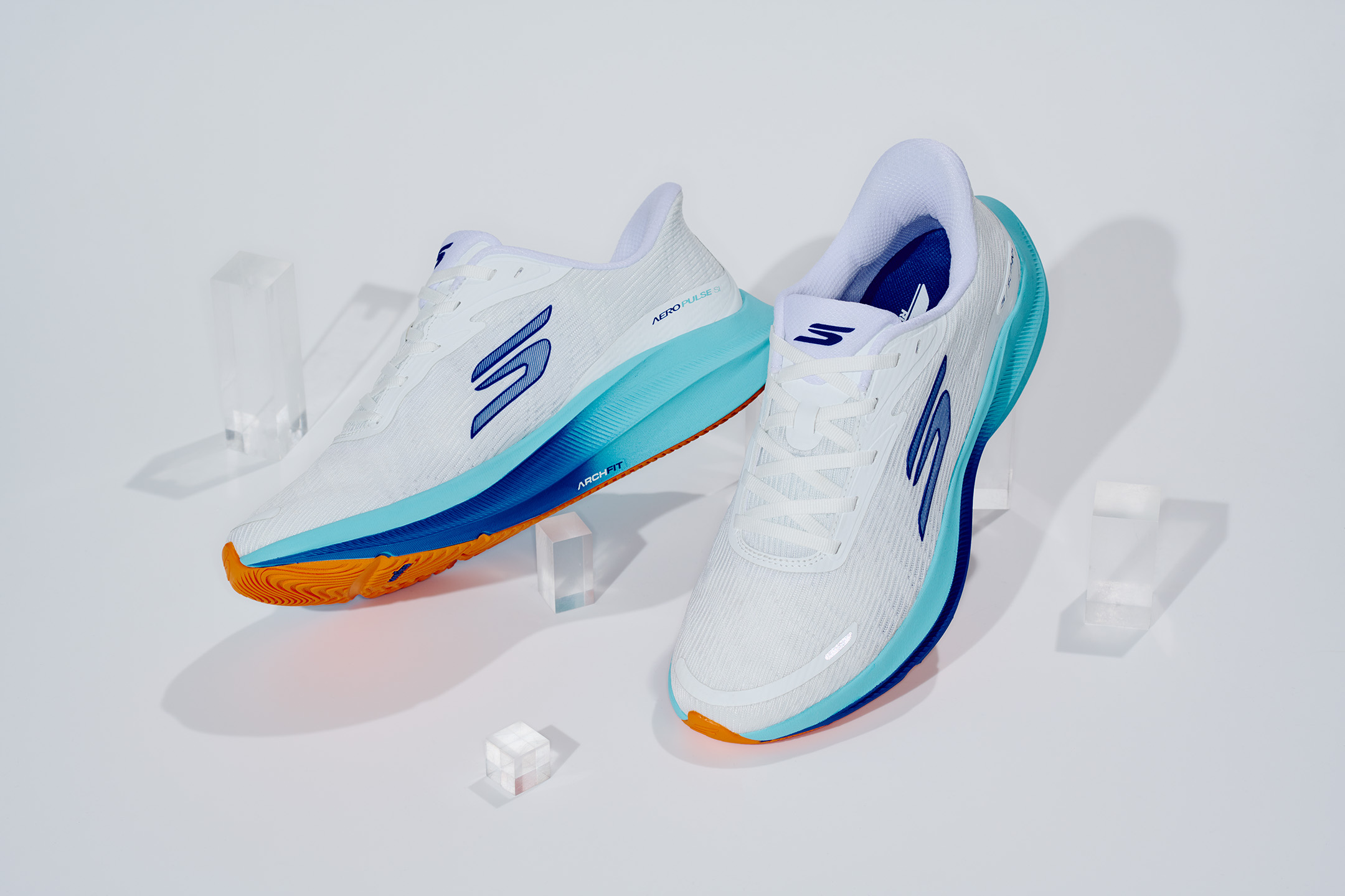 ハンズフリーで履けて快適にフィット。SKECHERS<スケッチャーズ>からスリップインズランニングシューズが登場！