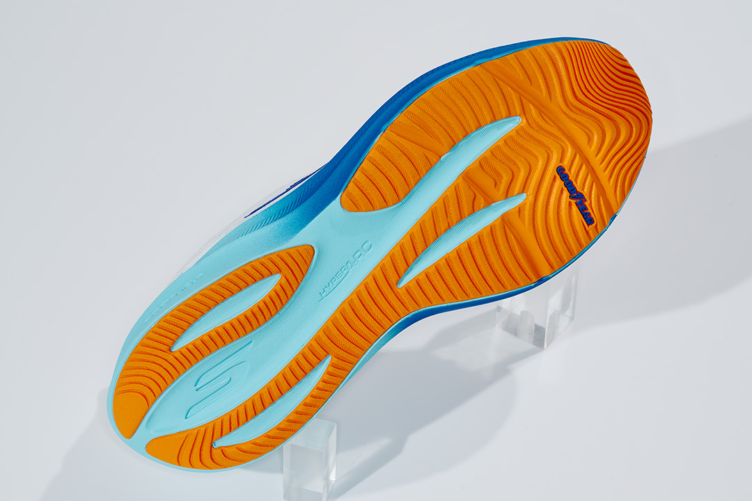 ハンズフリーで履けて快適にフィット。SKECHERS<スケッチャーズ>からスリップインズランニングシューズが登場！