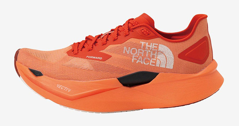THE NORTH FACE＜ザ・ノース・フェイス＞のオンロードモデル最新作「VECTIV Forward」が登場。反発性と安定性のバランスを好むランナーへ