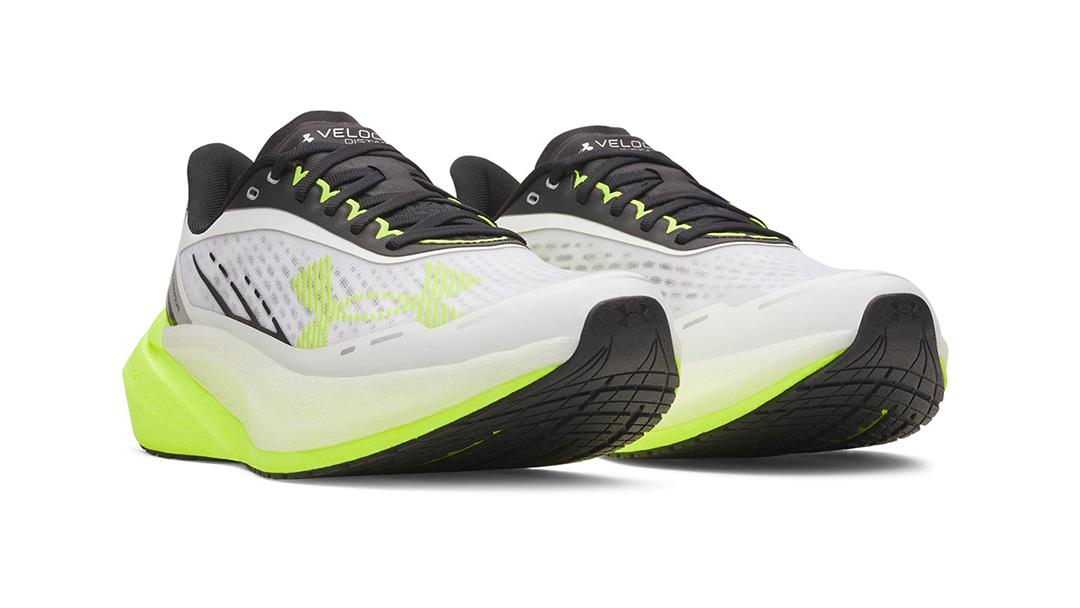 UNDER ARMOUR＜アンダーアーマー＞の「UA ベロシティ」シリーズから「UAベロシティ ディスタンス」が登場。驚くほど柔らかく、弾む一足