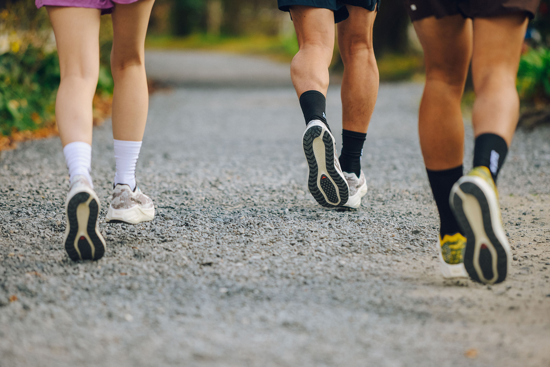 京都旅ランで活躍したサロモン「エアロ グライド 4 グラベル」の履き心地を実走レビュー！