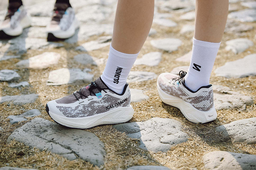 京都旅ランで活躍したサロモン「エアロ グライド 4 グラベル」の履き心地を実走レビュー！