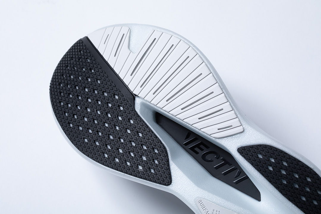 VECTIV for ROAD RUNNING Part.1　遂に登場した、VECTIVのロードランニングシューズ。VECTIV Forward / VECTIV versa